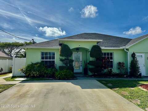 418 SE Essex Drive, Port Saint Lucie, FL 34984