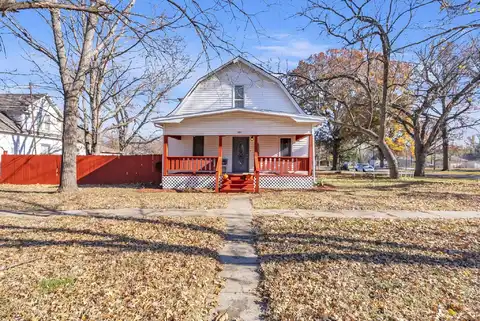 402 N Sumner St, Oxford, KS 67119