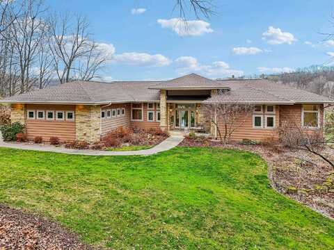 1327 S Springs Drive, Spring Green, WI 53588