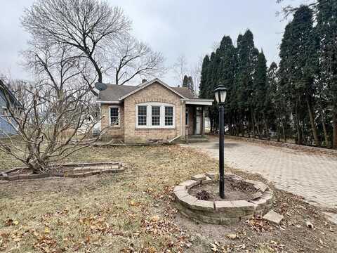 311 Breezy Street, Delavan, WI 53115