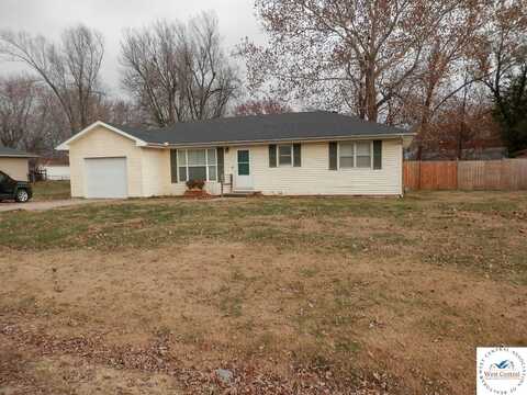 2813 Meadow Wood, Sedalia, MO 65301