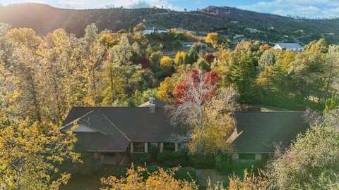 8658 Knobhill Circle, Redding, CA 96001