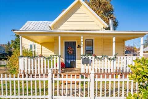 954 Douglass Street, Red Bluff, CA 96080