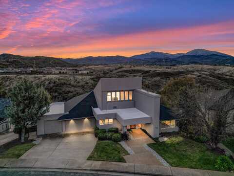 738 Sunriver Lane, Redding, CA 96001