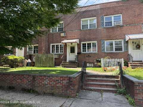 12 Hodges Place, Staten Island, NY 10314