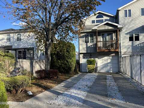 981 Targee Street, Staten Island, NY 10304