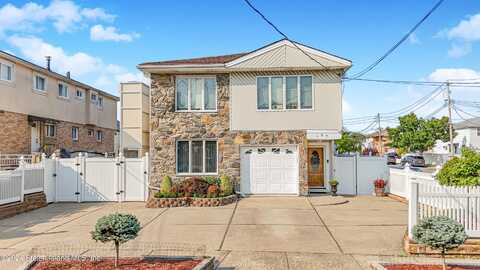 197 Slater Boulevard, Staten Island, NY 10305