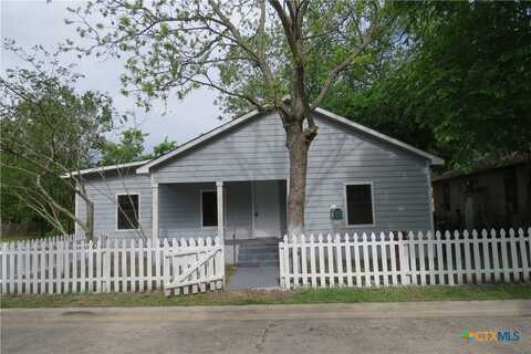 202 Hickory Street, Luling, TX 78648