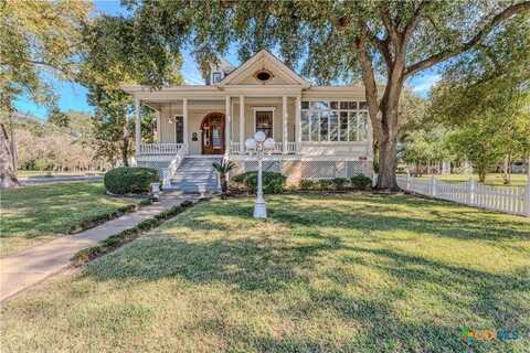 524 Saint Peter Street, Gonzales, TX 78629