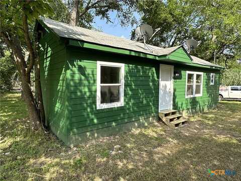 622 Scarbrough Street, Rockdale, TX 76567