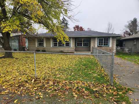 302 SW Marion Lane, Grants Pass, OR 97527