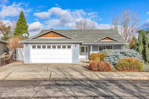 215 Jared Court, Phoenix, OR 97535