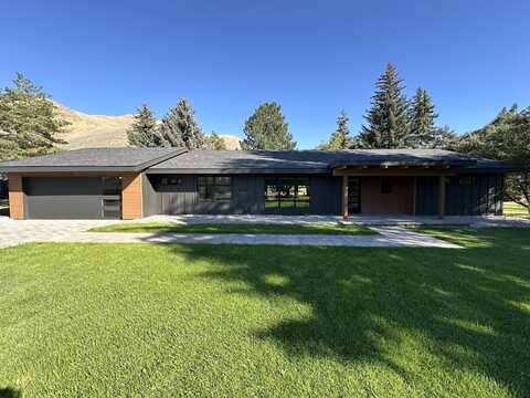 202 BAY HORSE Rd, Bellevue, ID 83313