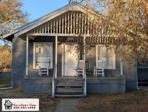 902 North Pershing Avenue, Liberal, KS 67901