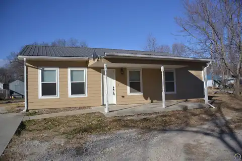 221 NE Roberts, Melvern, KS 66510