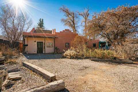 303 Paseo Del Pueblo Norte, Taos, NM 87571