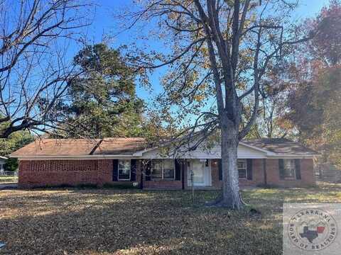 302 Garden rd, Hooks, TX 75561