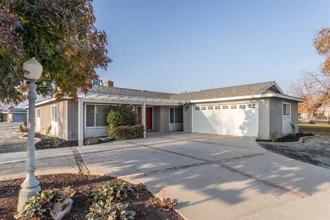 2402 Carter Way, Hanford, CA 93230