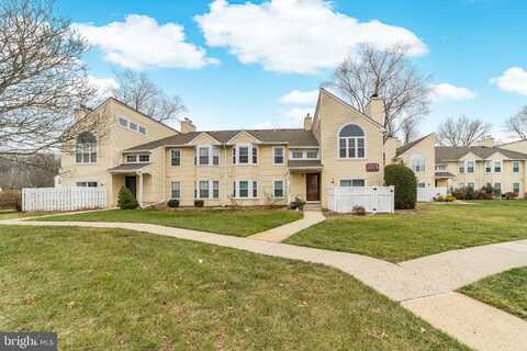 34 DENNIS COURT, HIGHTSTOWN, NJ 08520