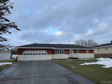 710 Cherry, Manistique, MI 49854