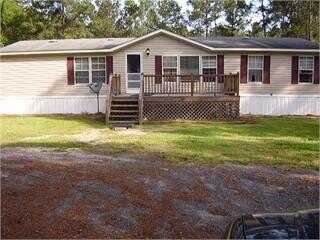 30 Knowles Rd, Ray City, GA 31645