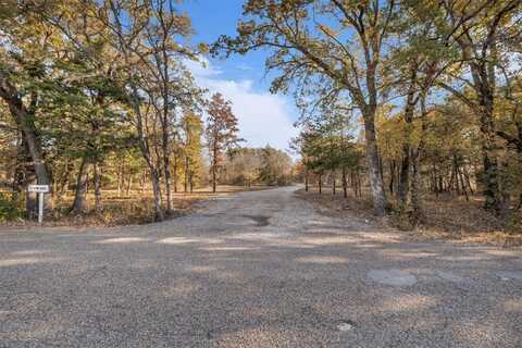 303 Woodlake Lane, Axtell, TX 76624