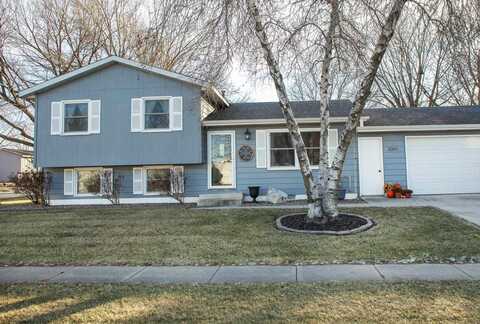 2201 3rd Ave NW, Waverly, IA 50677