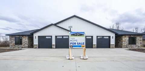 2714 Oakwood Lane, Aberdeen, SD 57401