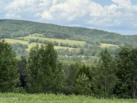 4 Upper Rd, Lanesborough, MA 01237