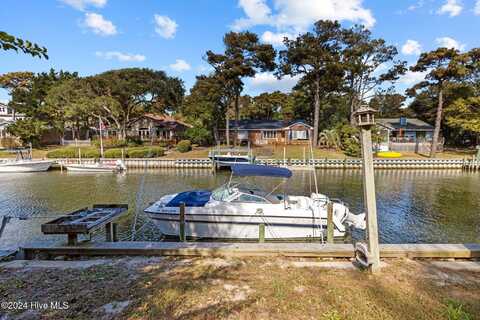 141 Beechwood Drive, Pine Knoll Shores, NC 28512