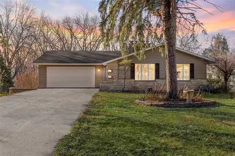 2131 Lakeview Ridge Drive NE, Solon, IA 52333