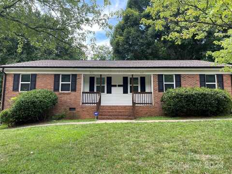 3621 Driftwood Drive, Charlotte, NC 28205