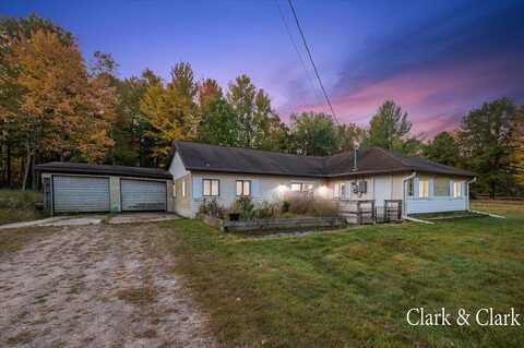 7979 Ojibwa Drive, Weidman, MI 48893