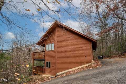 903 Old Field Ridge Way, Gatlinburg, TN 37738