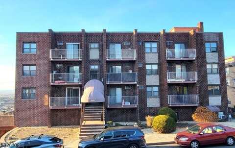 201 12th St, Palisades Park, NJ 07650