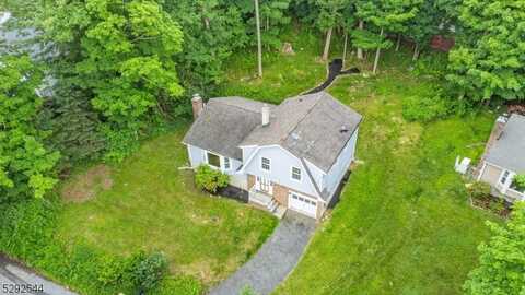 16 Woodland Trl, Sparta, NJ 07871