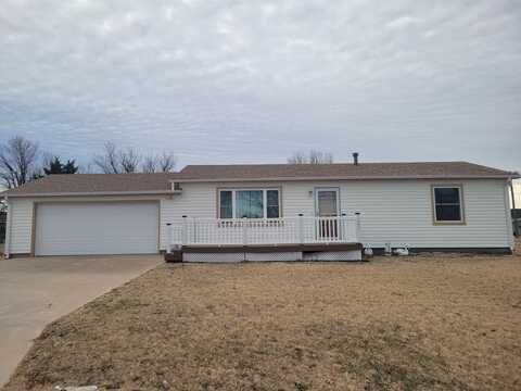 140 E Amy Ave, Russell, KS 67665