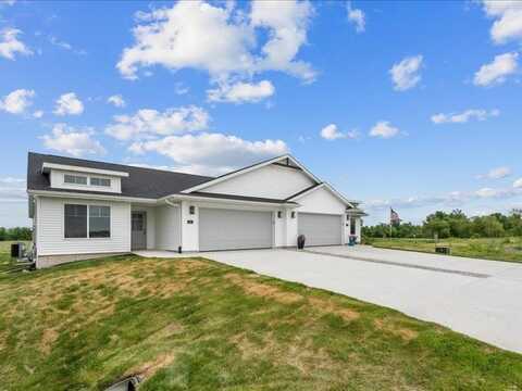 145 Hackberry Dr, Palo, IA 52324