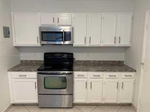 9150 NW 38th Dr, Coral Springs, FL 33065
