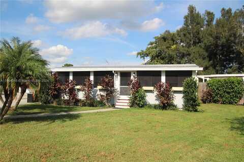 3121 SE 32nd Court, Okeechobee, FL 34974