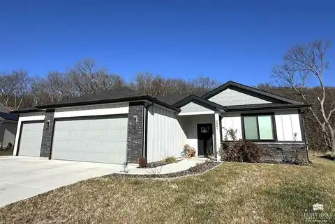 4901 Plumthicket Drive, Manhattan, KS 66503