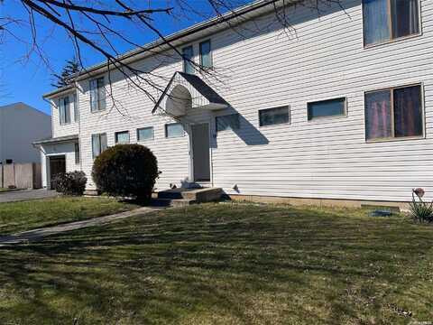 18a Albergo, Bethpage, NY 11714