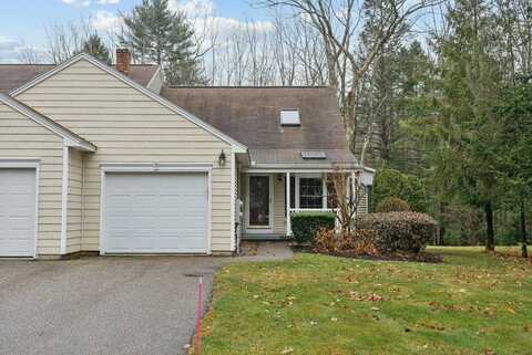 39 Hampton Glen Drive, Kennebunk, ME 04043