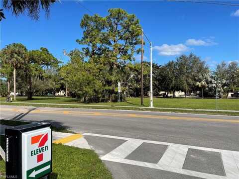 110 N 9th, IMMOKALEE, FL 34142