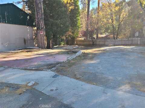 23807 Lake Drive, Crestline, CA 92325