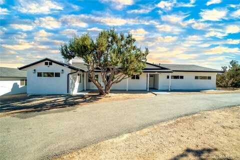 7587 3rd Avenue, Hesperia, CA 92345