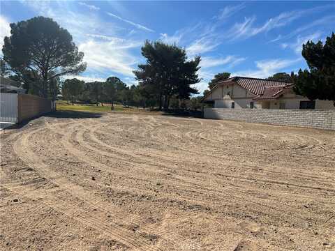 14789 Greenbriar Drive, Helendale, CA 92342