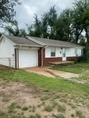 5804 N Rockwell Avenue, Bethany, OK 73008