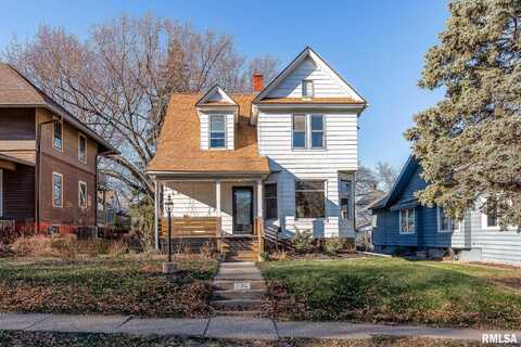 2014 TREMONT Avenue, Davenport, IA 52803