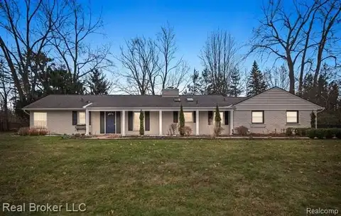 1909 MARIE Circle, Bloomfield Hills, MI 48302